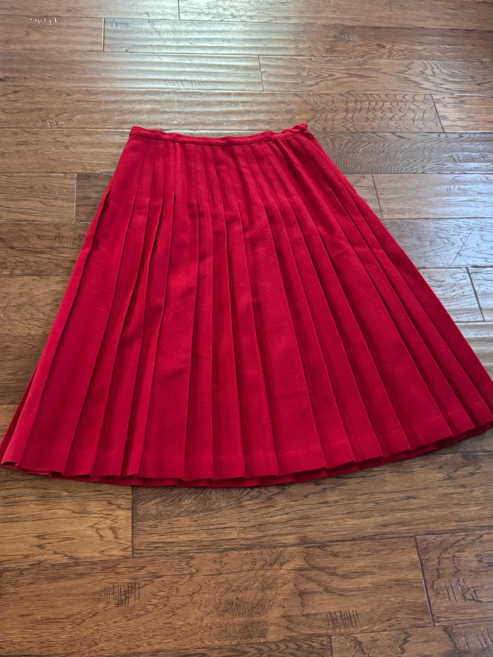 Vintage Lady Brittany Wool Pleated Red Skirt